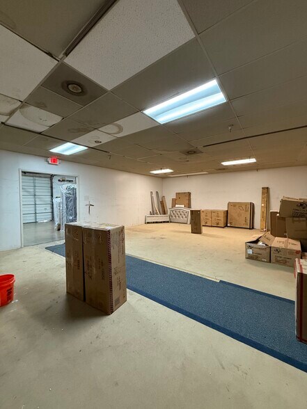 More Photos Of 3910 W Camp Wisdom Rd, Dallas Storefront For Sale