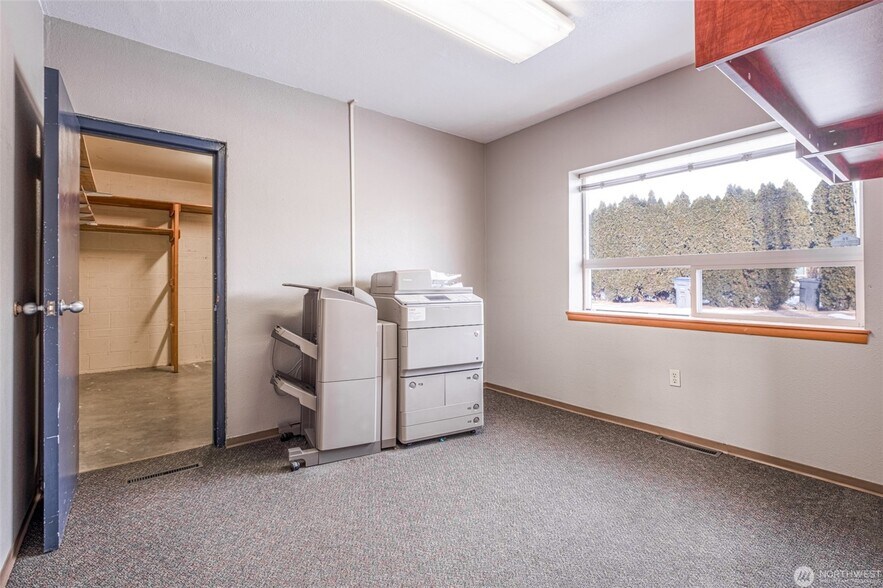 More Photos Of 119 J St SW, Quincy Office For Sale