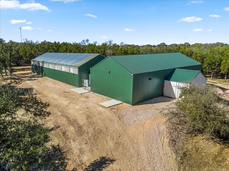 More Photos Of 272 Rocky Road, Johnson City Winery Vineyard For Lease