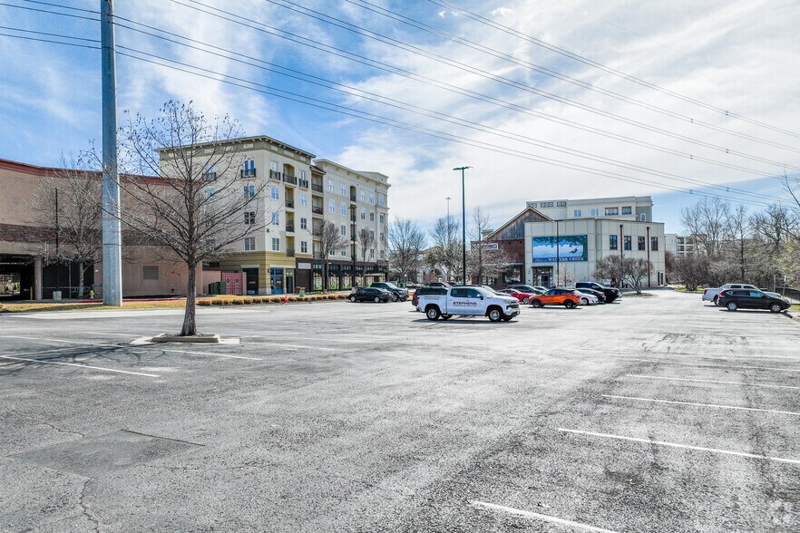 More Photos Of 970 Garden Park Dr, Allen General Retail For Sale