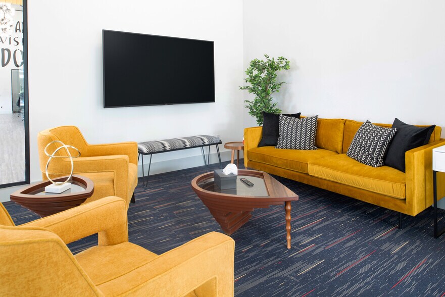 More Photos Of 600 Matheson Blvd W, Mississauga Coworking Space