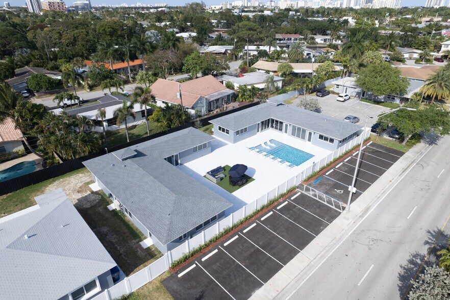 More Photos Of 2009-2025 NE 26th St, Wilton Manors Apartments For Sale