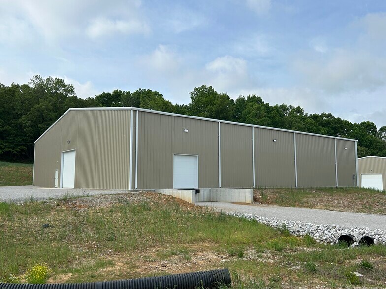 More Photos Of 1206 Nashville St, Russellville Warehouse For Lease
