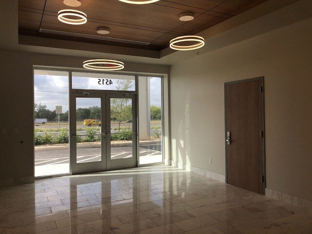 More Photos Of 4515 N Loop 1604 W, San Antonio Medical For Lease