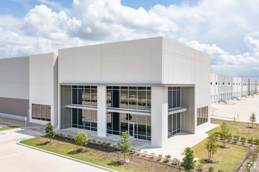 Primary Photo Of 10100 W Lake Houston Pky, Houston Distribution For Lease