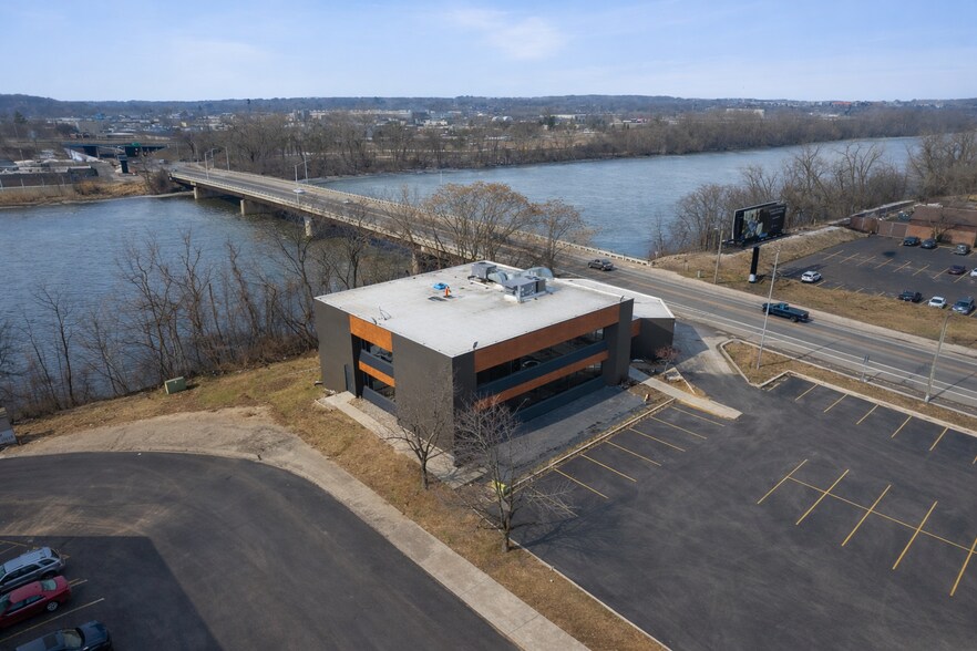 More Photos Of 150 Ann St NW, Grand Rapids Bank For Sale