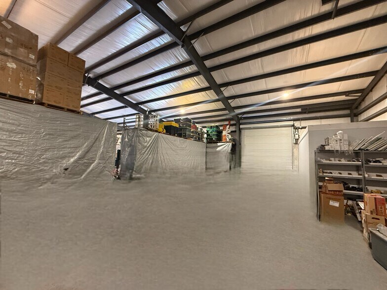 More Photos Of 6860 28th St Cir, Sarasota Warehouse For Sale