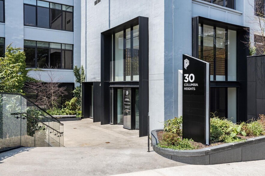 More Photos Of 25 Columbia Hts, Brooklyn Office For Lease