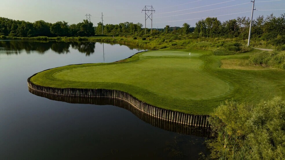 More Photos Of 3005 Noble Hawk Dr, Kendallville Sports And Entertainment For Sale