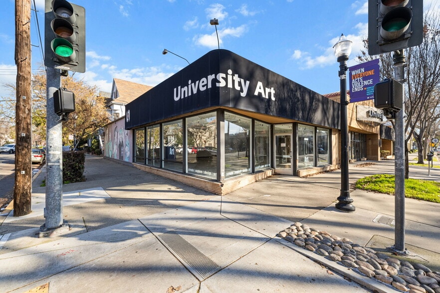 More Photos Of 2601 J St, Sacramento Freestanding For Lease