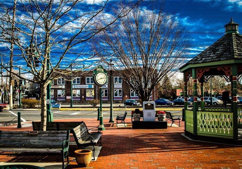 More Photos Of 600 Main St, Riverton Office For Lease