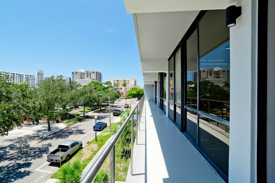 More Photos Of 1551 2nd St, Sarasota Office For Lease