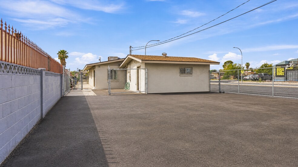 More Photos Of 1211 S Eastern Ave, Las Vegas Office For Lease