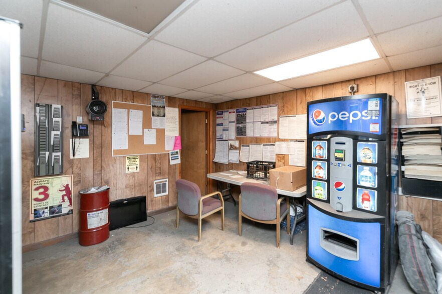 More Photos Of 56 US 46 Hwy, Columbia Distribution For Lease