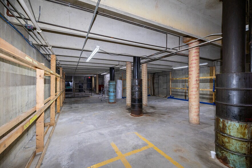 More Photos Of 11209 W Kellogg, Wichita Auto Dealership For Sale