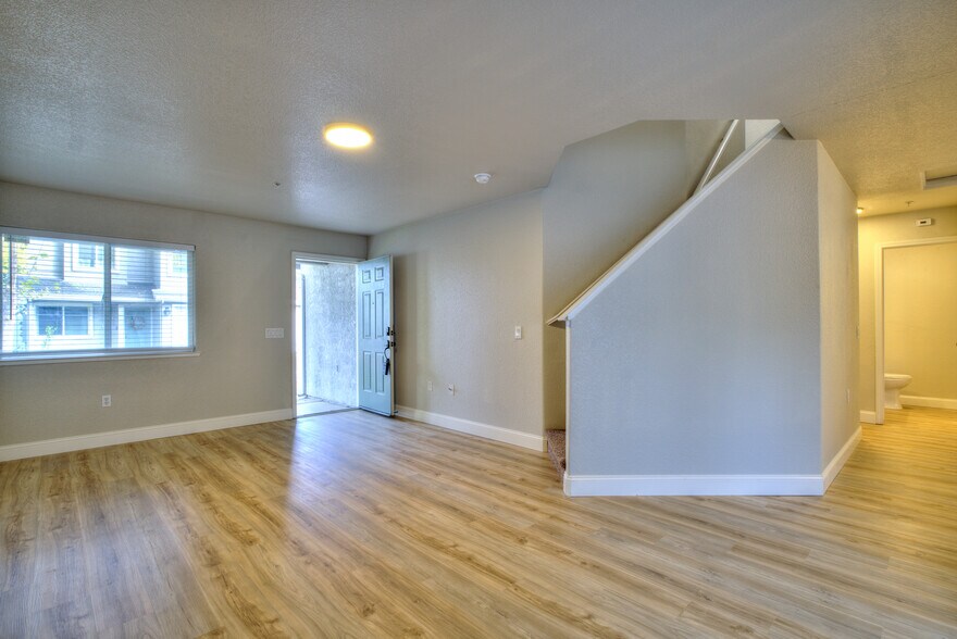 More Photos Of 1080 E Monte Vista Ave, Turlock Apartments For Sale