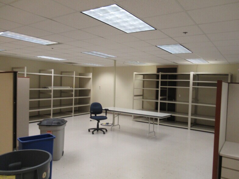 More Photos Of 3201 W White Oaks Dr, Springfield Office For Sale