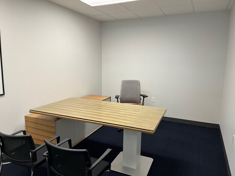 More Photos Of 3155 W Big Beaver Rd, Troy Office For Sale