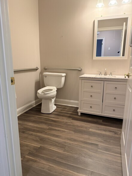 More Photos Of 3209 S Cherokee Ln, Woodstock Office For Lease