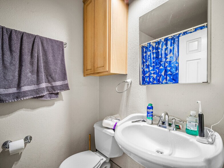 More Photos Of 718 13th St, Sacramento Apartments For Sale