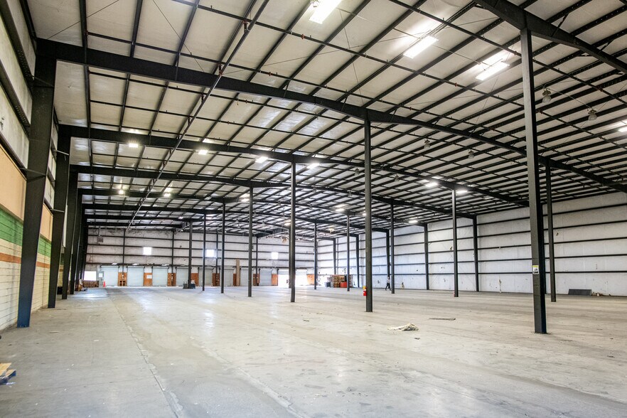 More Photos Of 398 Direct Connection Dr, Rossville Industrial For Lease