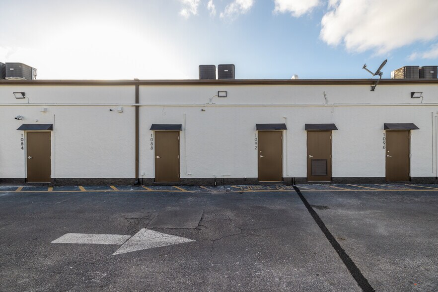 More Photos Of 1120 Sunset Strip, Sunrise Freestanding For Lease