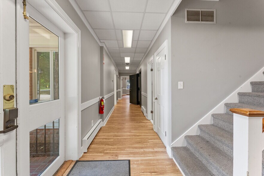 More Photos Of 678 Rappahannock Dr, White Stone Office For Sale