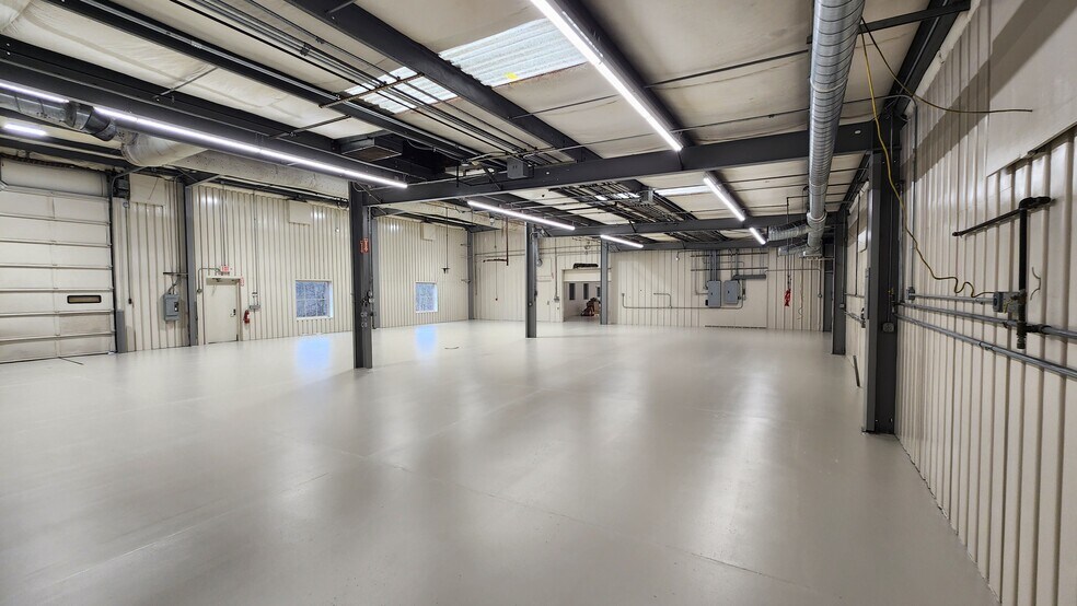 More Photos Of 272 E Kemper Rd, Loveland Industrial For Lease