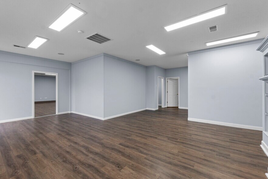 More Photos Of 2437 Myra Dr, Cape Girardeau Office For Sale