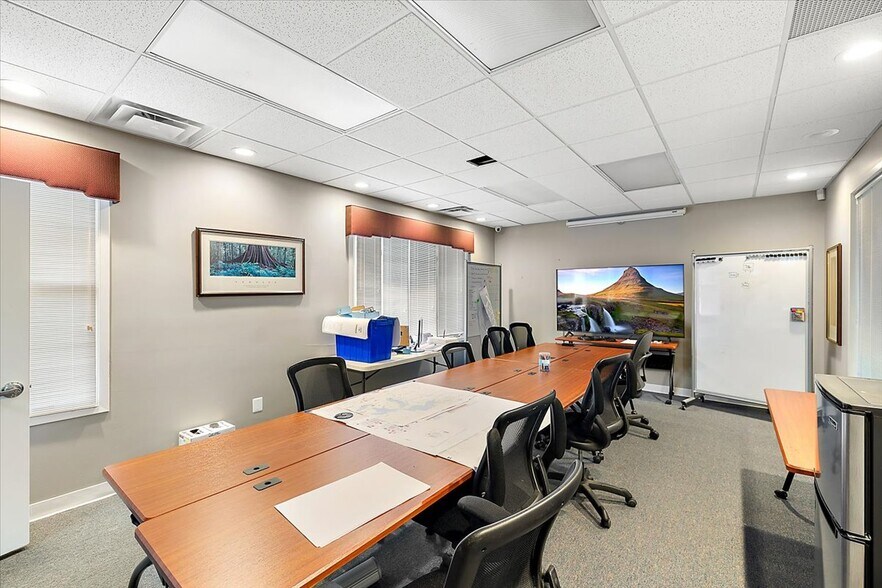 More Photos Of 37244 S Groesbeck Hwy, Clinton Township Office For Sale