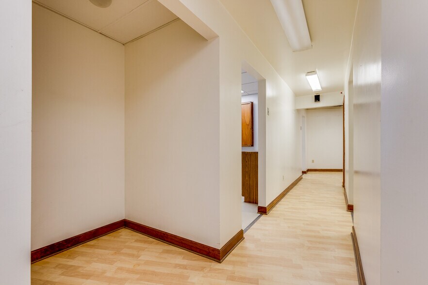 More Photos Of 6300 Forward Ave, Pittsburgh Storefront Retail Residential For Lease