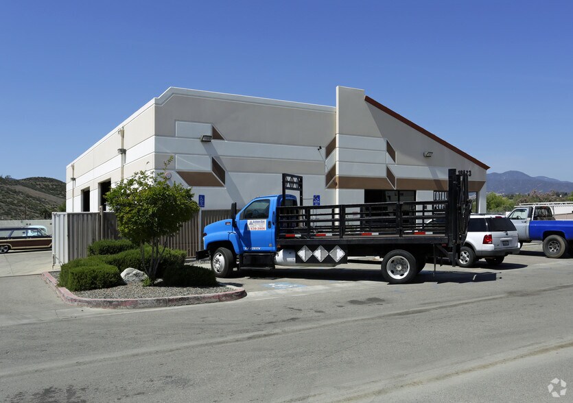 18333 Pasadena St, Lake Elsinore, CA 92530 Industrial For Lease