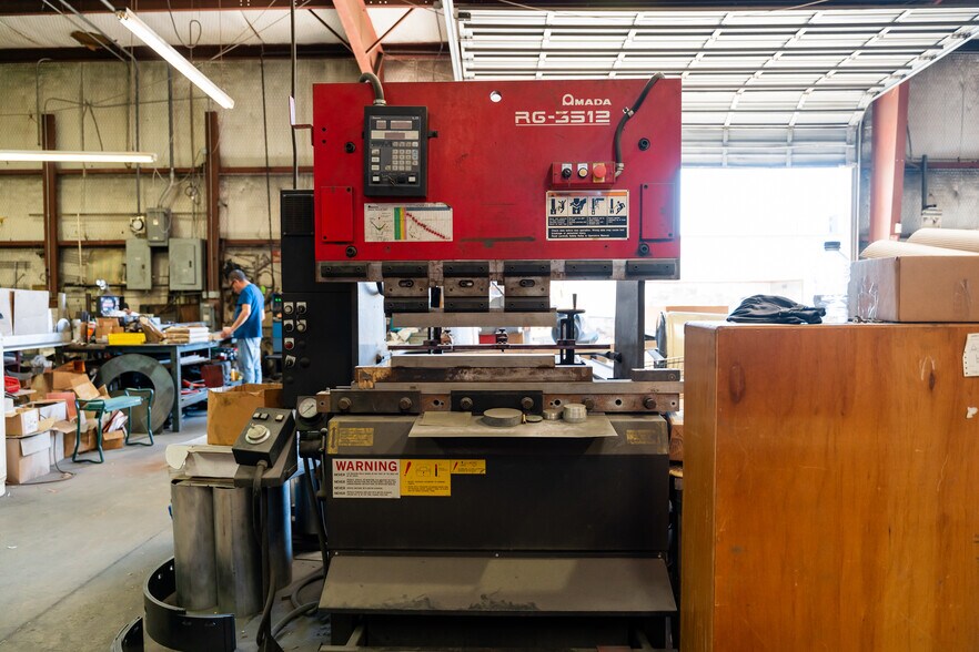 More Photos Of 1630 N Interstate 35 E, Lancaster Flex For Sale