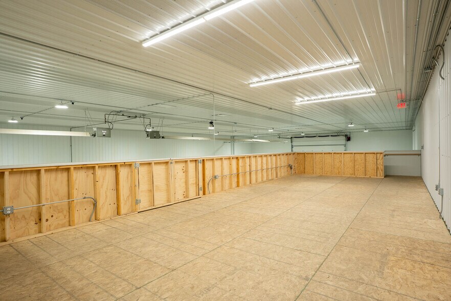 More Photos Of N5550 County Road Z, Onalaska Flex For Sale