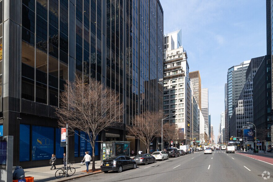More Photos Of 800 Third Ave, New York Office For Lease