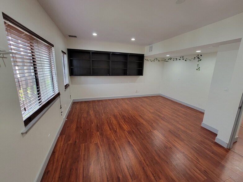 More Photos Of 3231 Waring Ct, Oceanside Medical For Sale