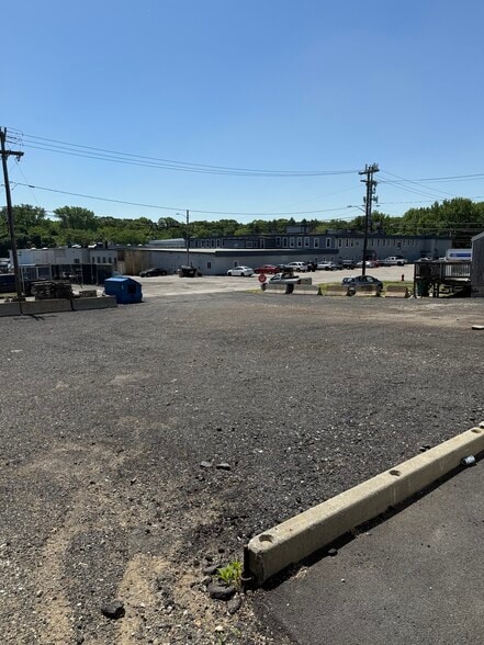 More Photos Of 54 Davis Ave, Norwood Land For Lease