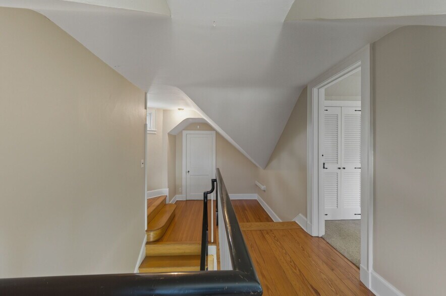 More Photos Of 5807 Kennett Pike, Wilmington Office For Sale