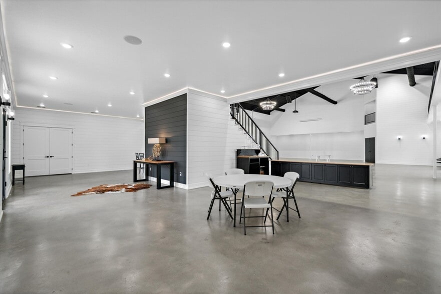 More Photos Of 1972 FM 857, Grand Saline Trailer Camper Park For Sale