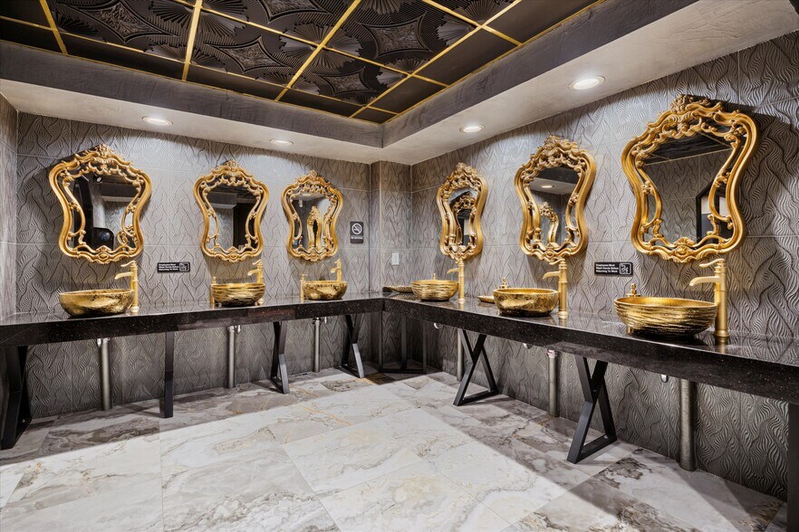 More Photos Of 2154 Bridge St, Philadelphia General Retail For Sale