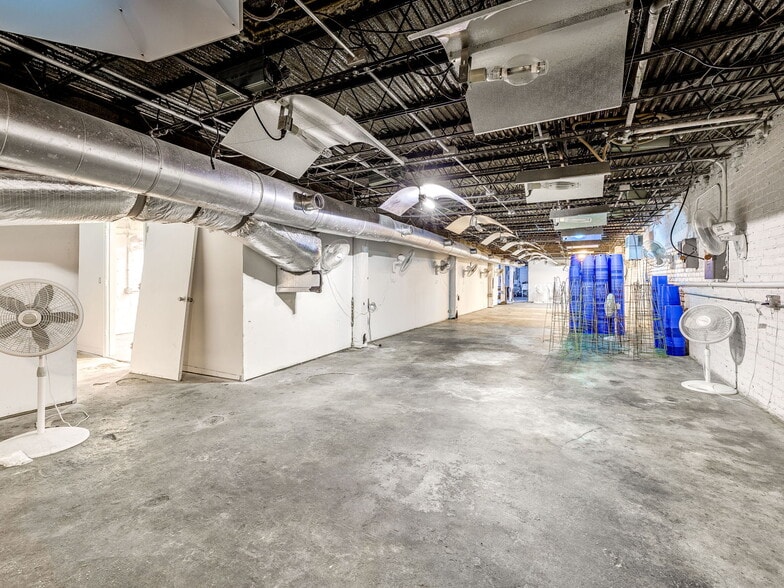 More Photos Of 212 W Main St, Shawnee Storefront Retail Office For Lease