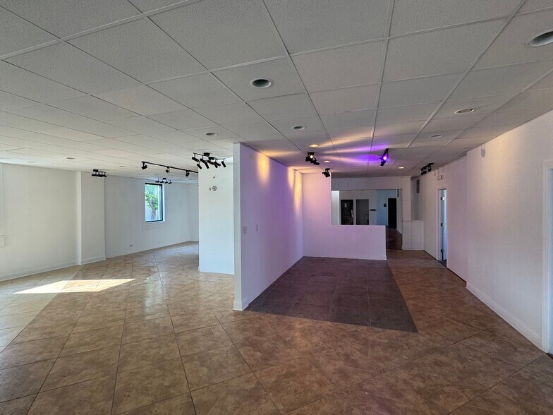 More Photos Of 535 Northern Ave, Hagerstown Showroom For Lease