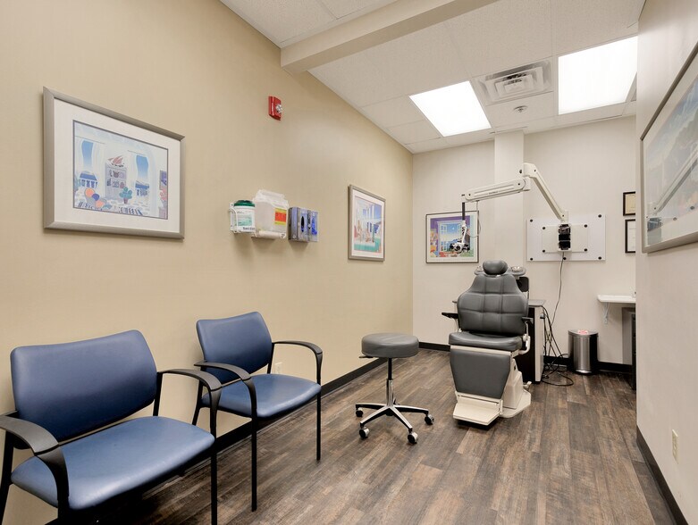 More Photos Of 1010-1092 Old Des Peres Rd, Des Peres Unknown For Lease