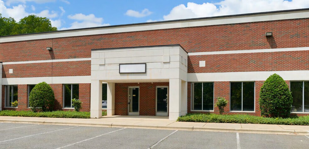More Photos Of 3120 Latrobe Dr, Charlotte Showroom For Sale