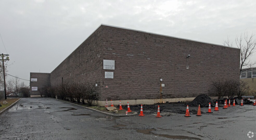 More Photos Of 217 Washington Ave, Carlstadt Warehouse For Lease
