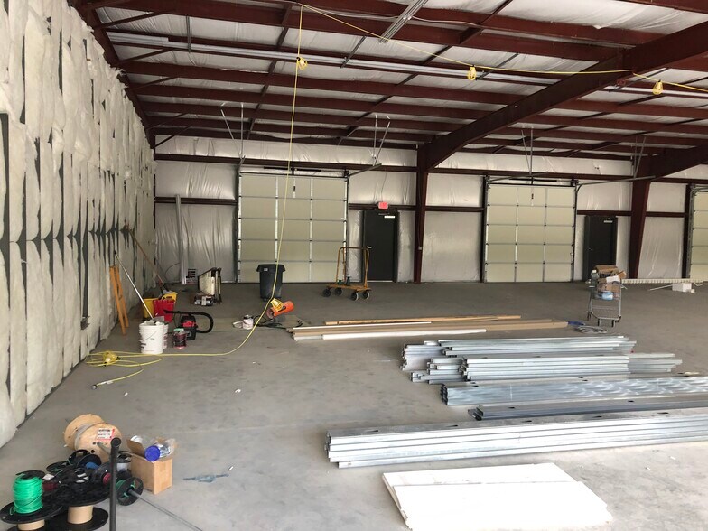 More Photos Of 176 New Porter Pike Rd, Bowling Green Service For Lease