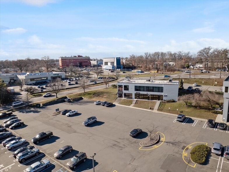 More Photos Of 2 Forest Ave, Paramus Medical For Lease