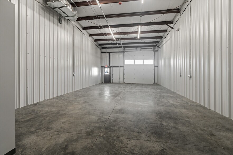 More Photos Of 4049 Chris SW Dr, Huntsville Warehouse For Lease