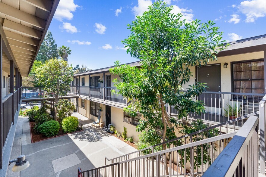 More Photos Of 817 N Parton St, Santa Ana Apartments For Sale