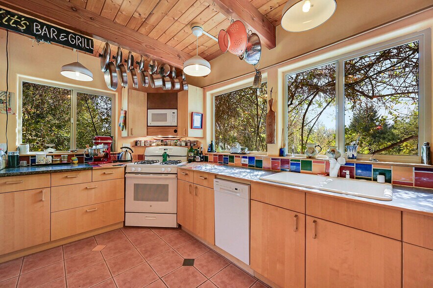 More Photos Of 1673 Woodland Dr, Port Townsend Winery Vineyard For Sale